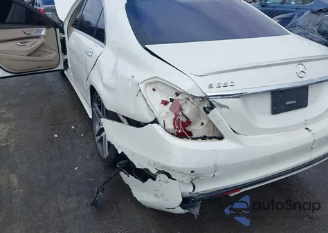 2015 Mercedes-Benz S 550 4Matic z USA, uszkodzony, nr VIN WDDUG8FB8FA156073